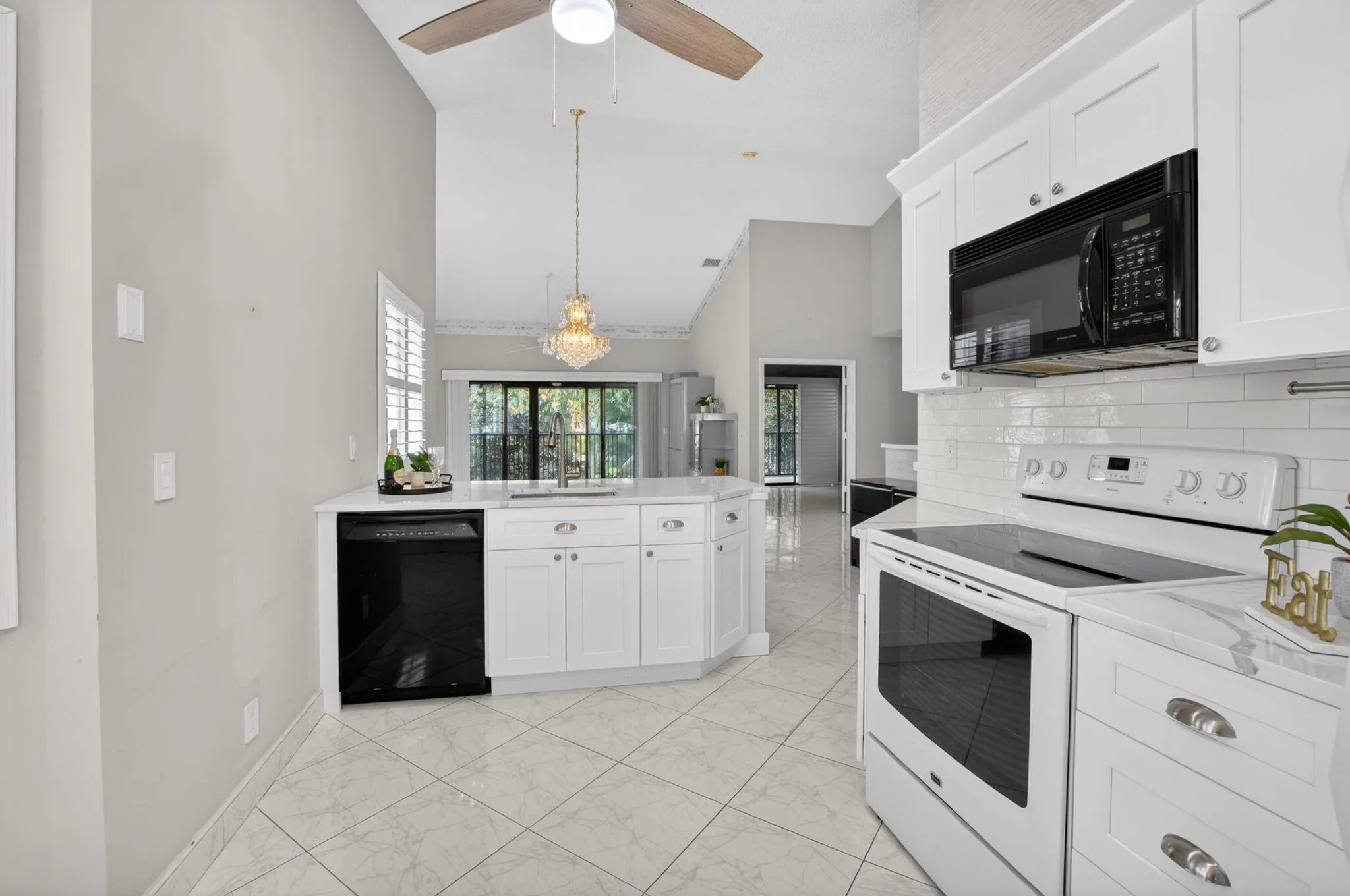UPDATED OPEN KITCHEN