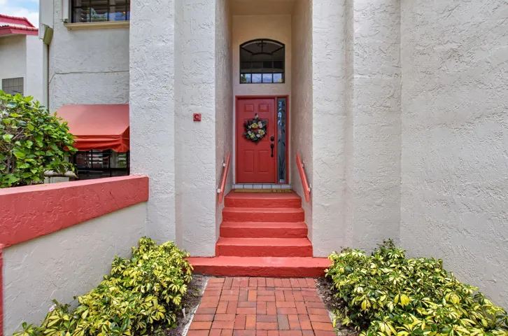 EXTERIOR ENTRY