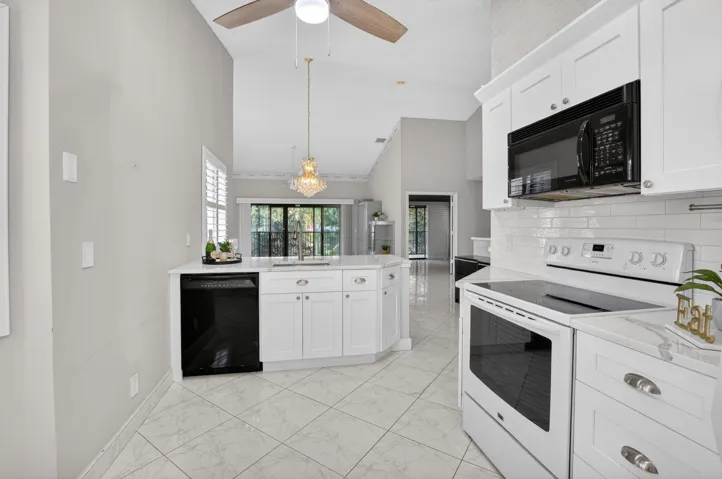 UPDATED OPEN KITCHEN