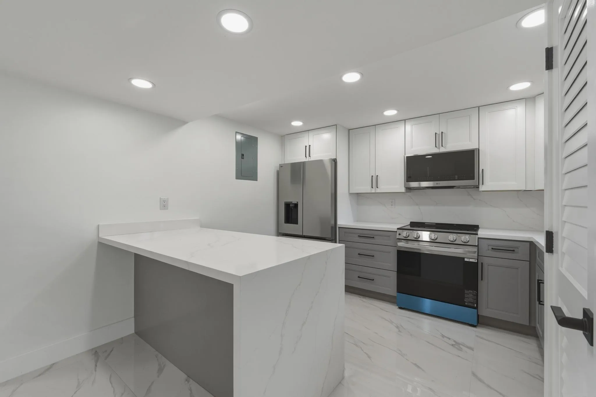 8. Kitchen 2