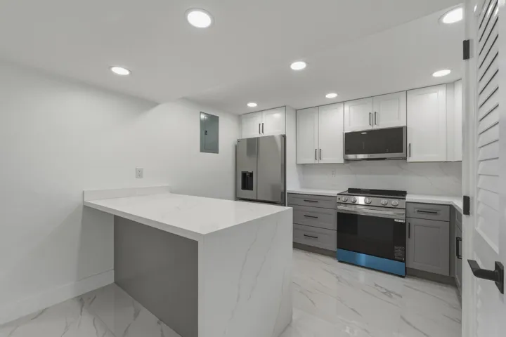8. Kitchen 2