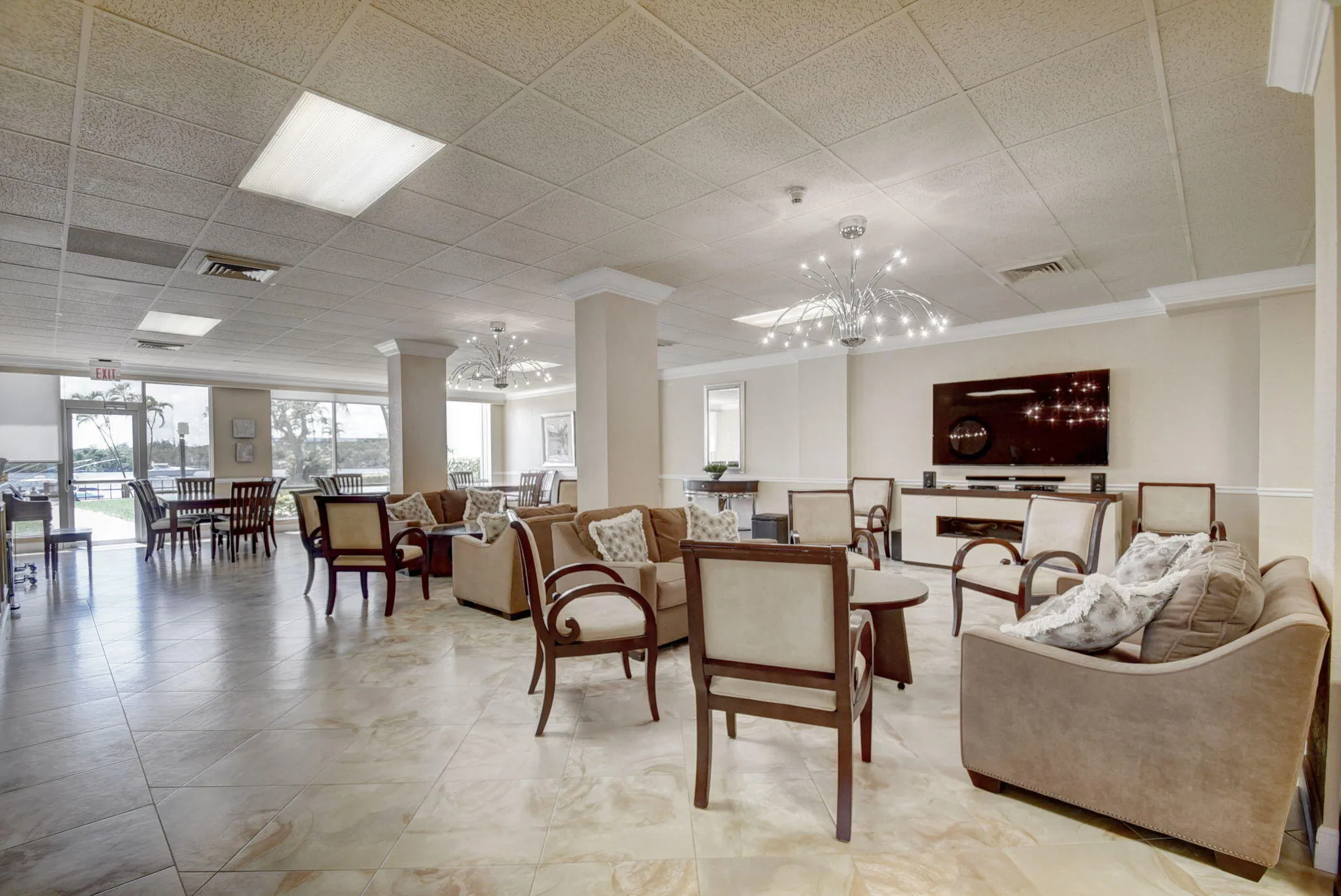 COMMUNITY ROOM THAT OPENS TO THE INTRACOASTAL