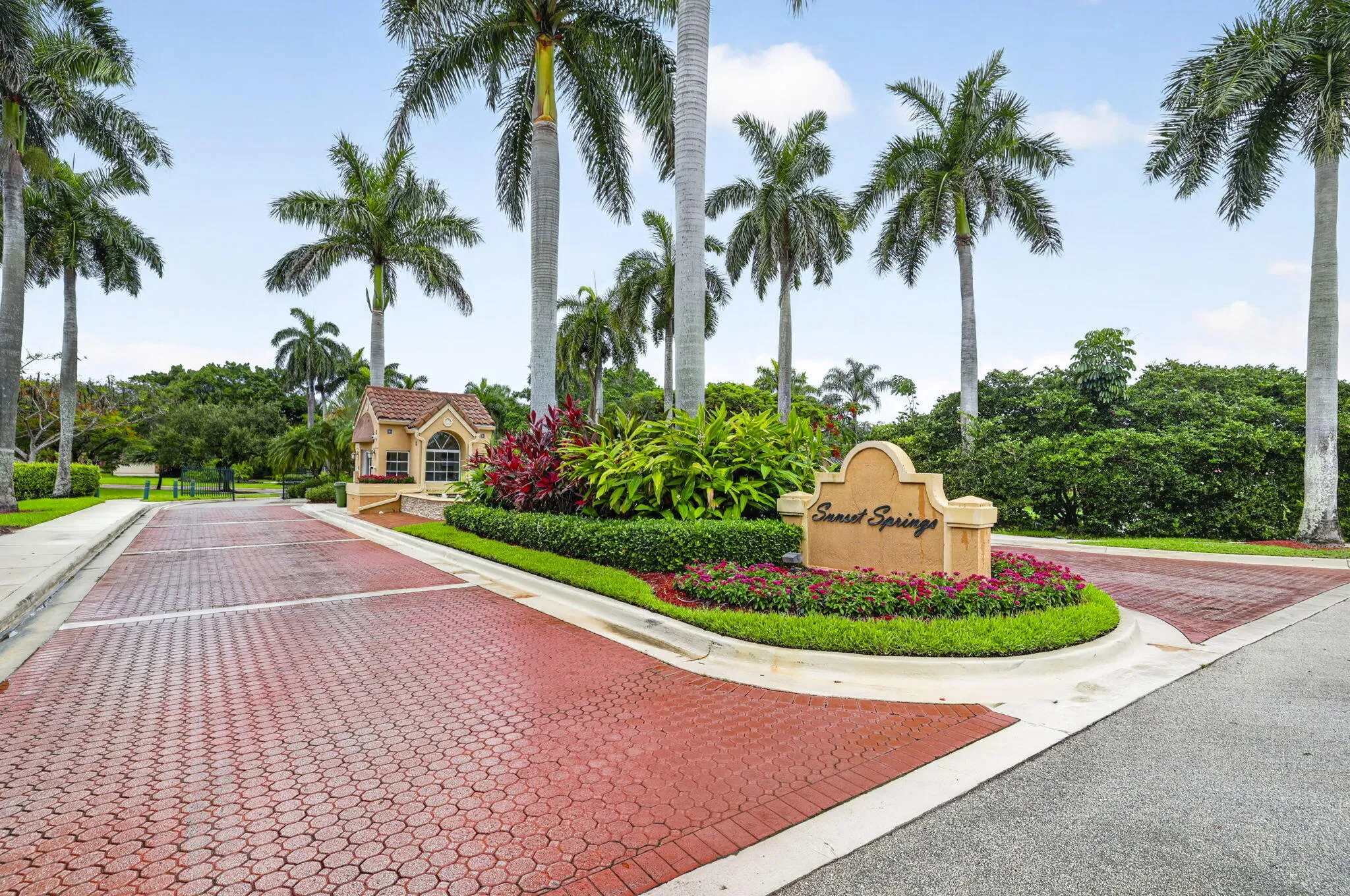 Welcome to Sunset Springs, one of Weston's prettiest boutique communities!