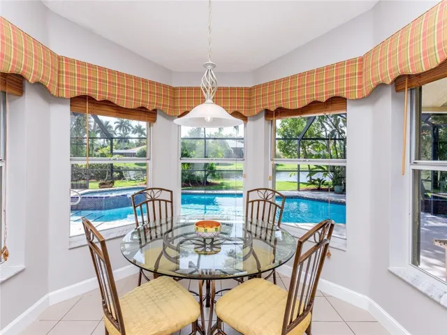 Older photo - no more valances!