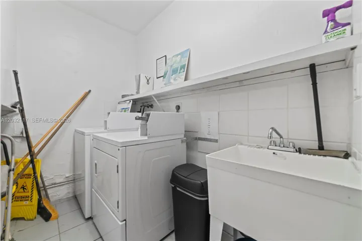 Common area laundry room