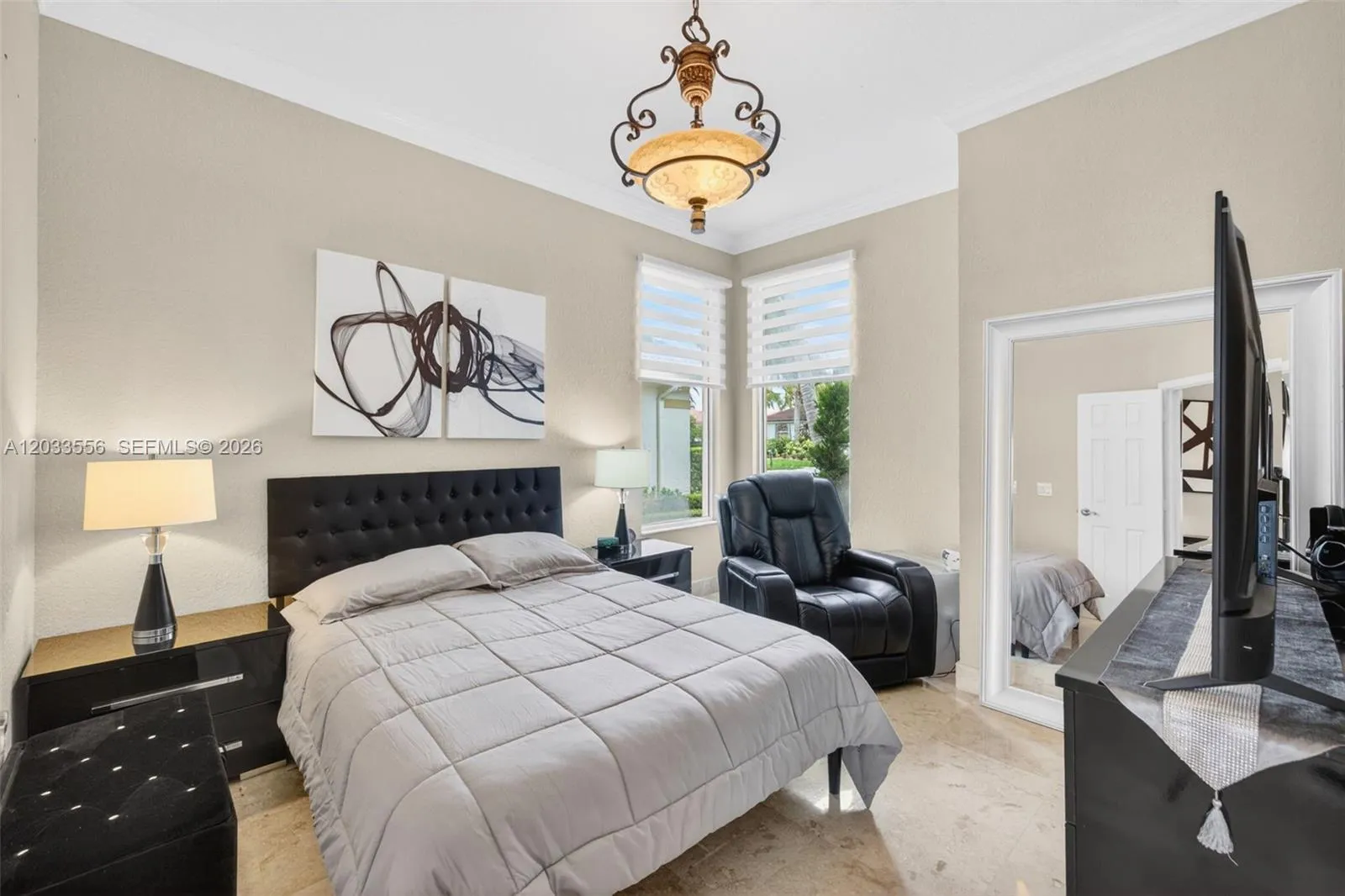 Sitting room in primary suite