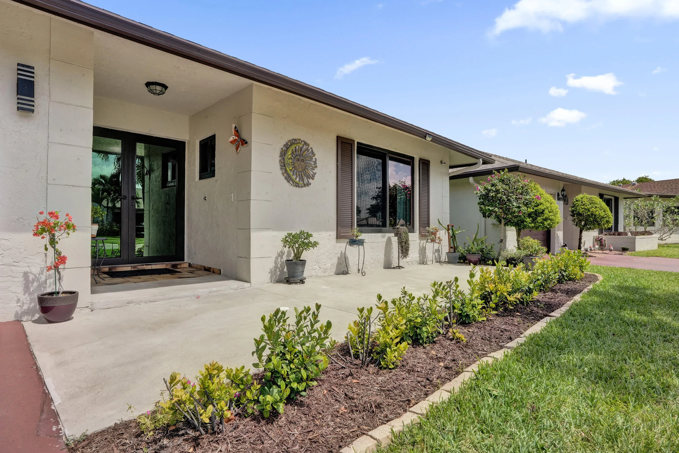 Front long porch
