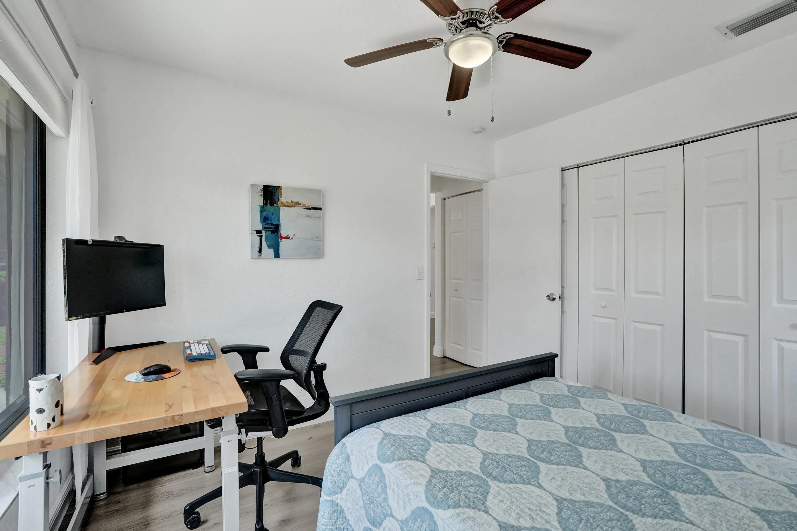 Seconbd bedroom