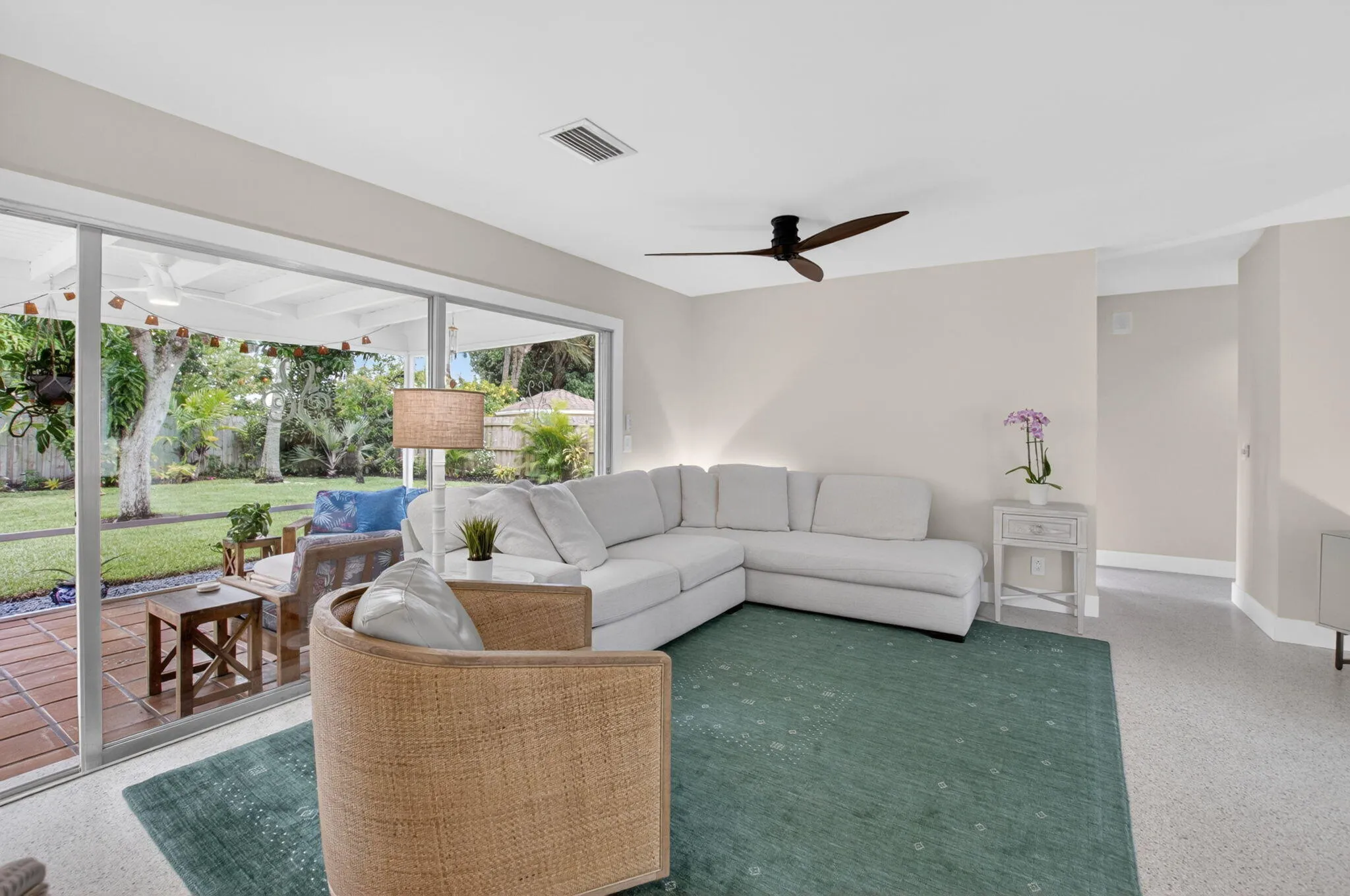 Neutral Decor