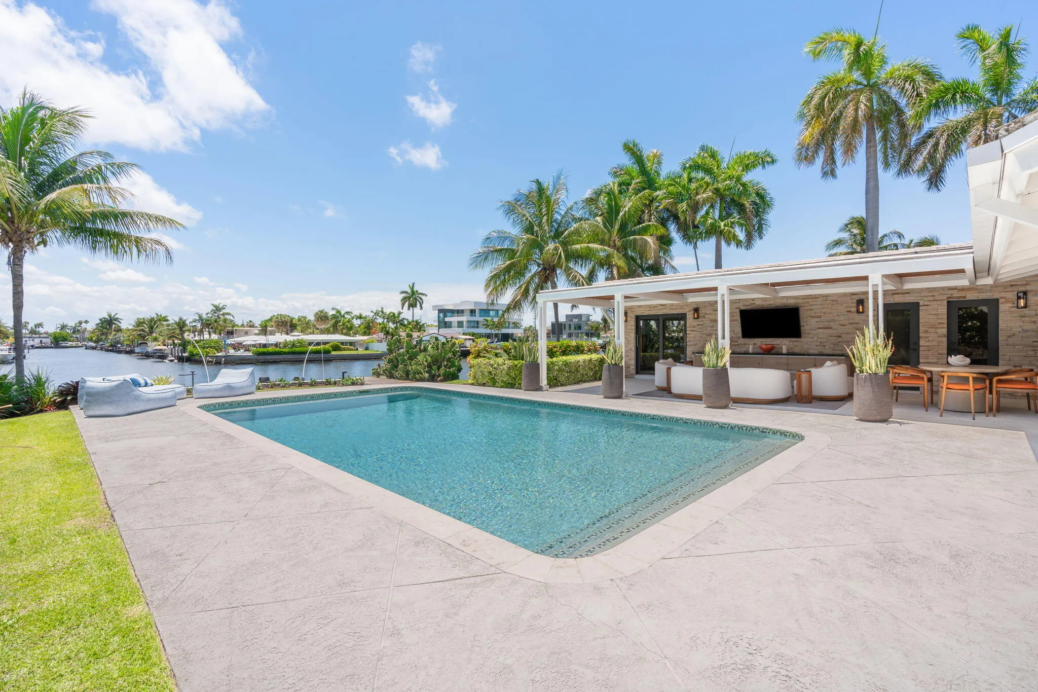 60-web-or-mls-1425 Middle River Dr Fort