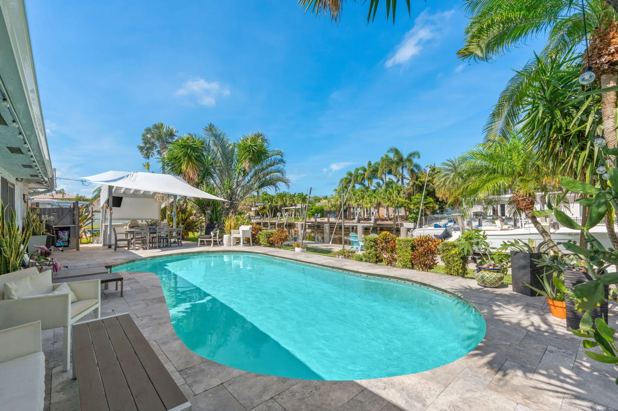 39-web-or-mls-240 SE 2nd Ave, Pompano Be