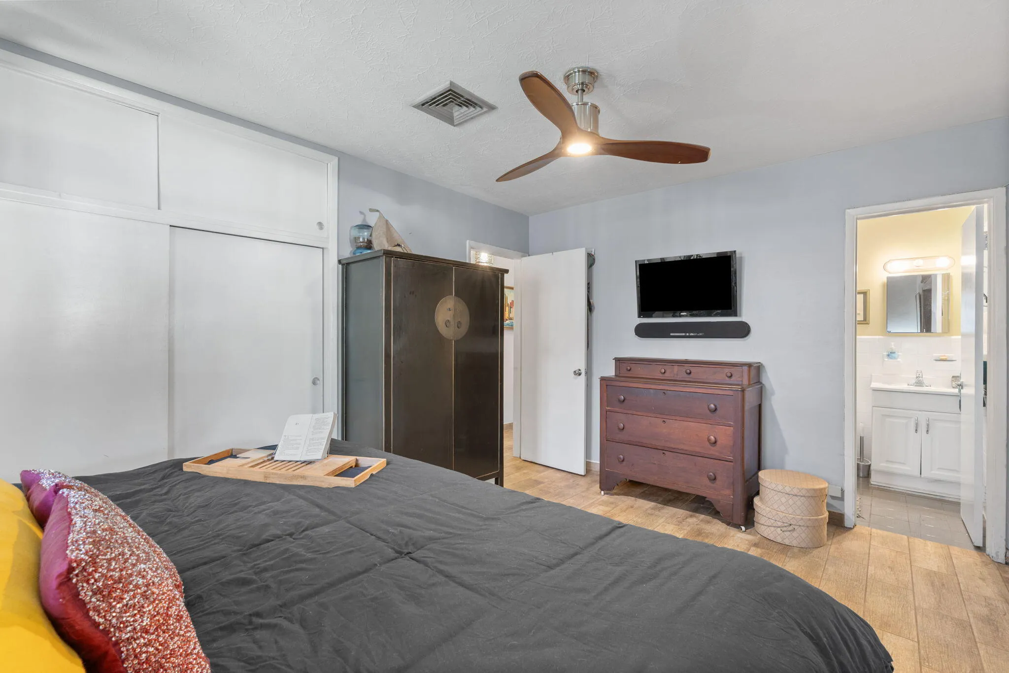 9-web-or-mls-240 SE 2nd Ave, Pompano Bea