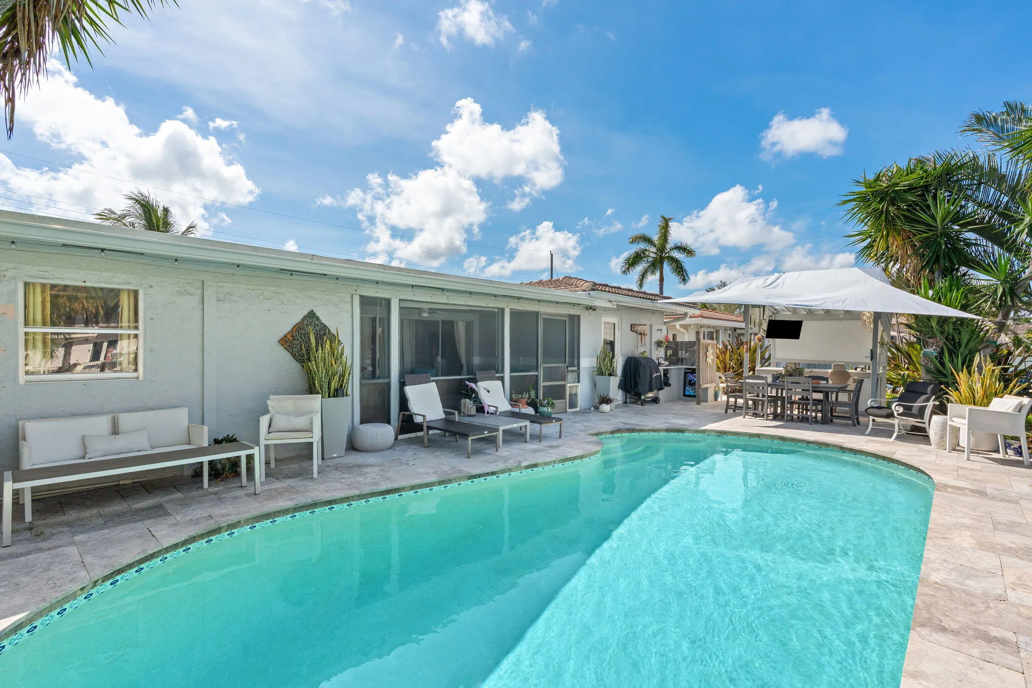 38-web-or-mls-240 SE 2nd Ave, Pompano Be