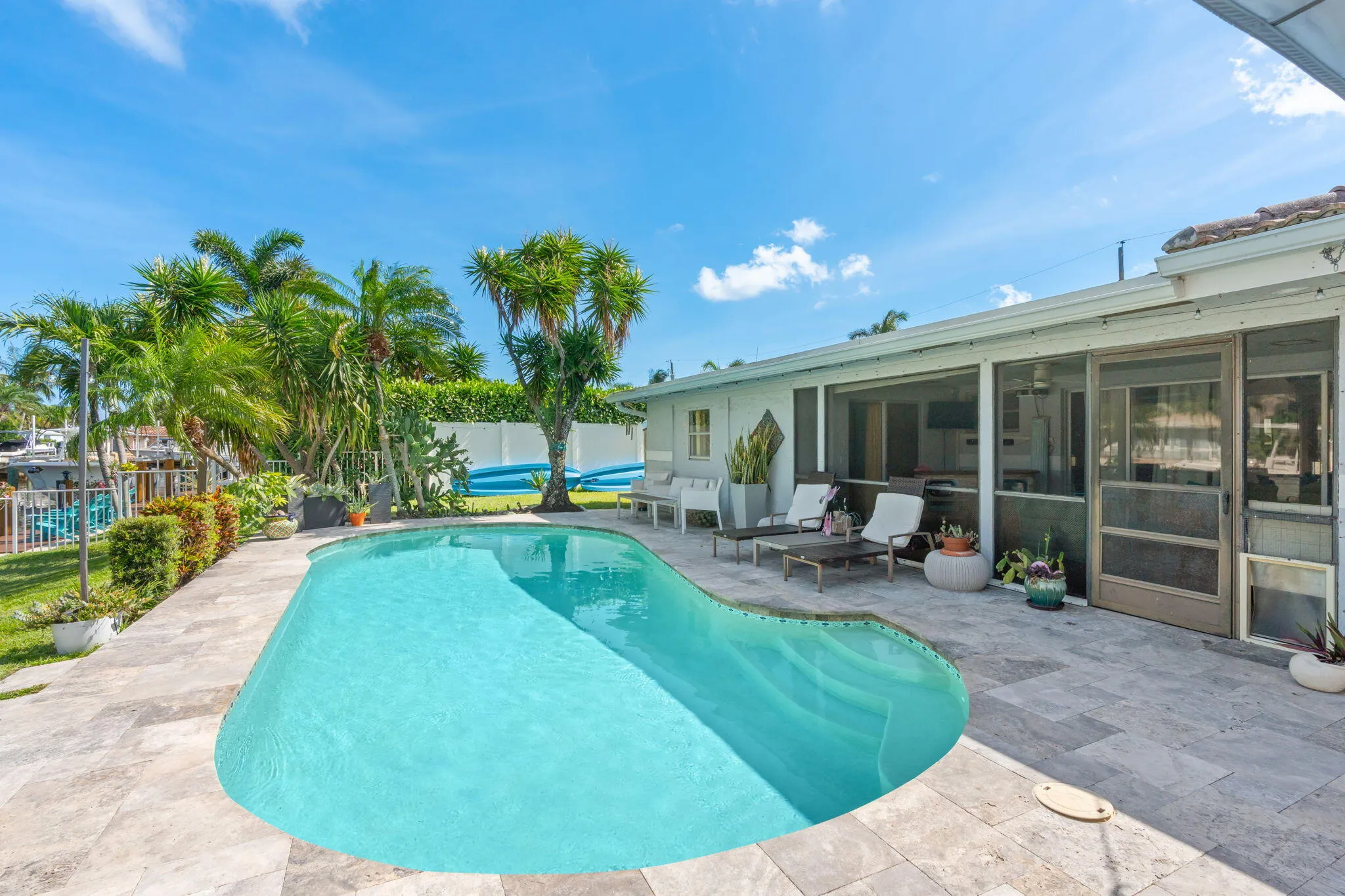 36-web-or-mls-240 SE 2nd Ave, Pompano Be