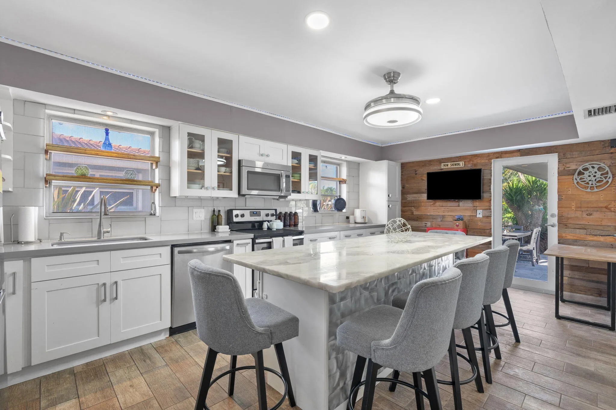 18-web-or-mls-240 SE 2nd Ave, Pompano Be