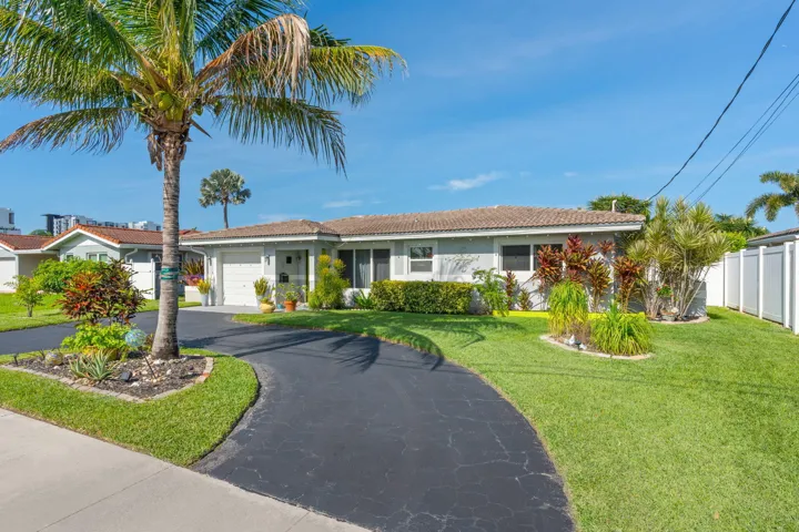 1-web-or-mls-240 SE 2nd Ave, Pompano Bea