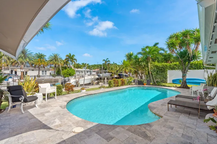 34-web-or-mls-240 SE 2nd Ave, Pompano Be