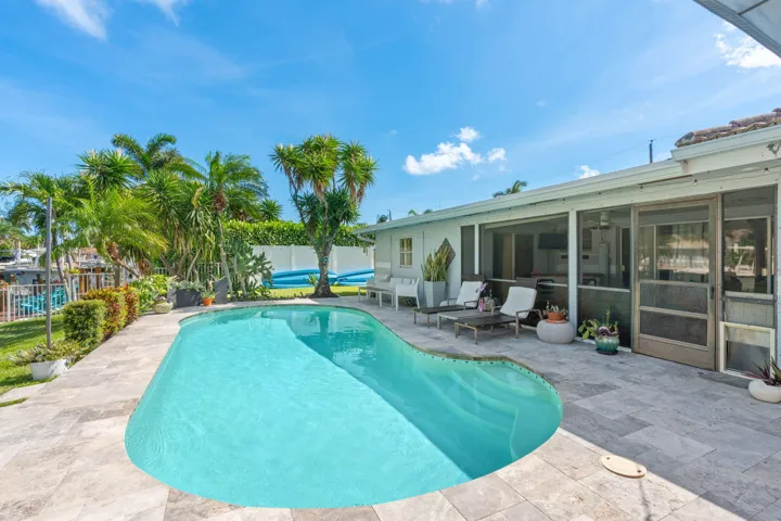 36-web-or-mls-240 SE 2nd Ave, Pompano Be