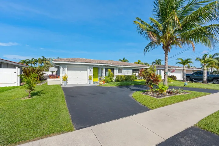 2-web-or-mls-240 SE 2nd Ave, Pompano Bea
