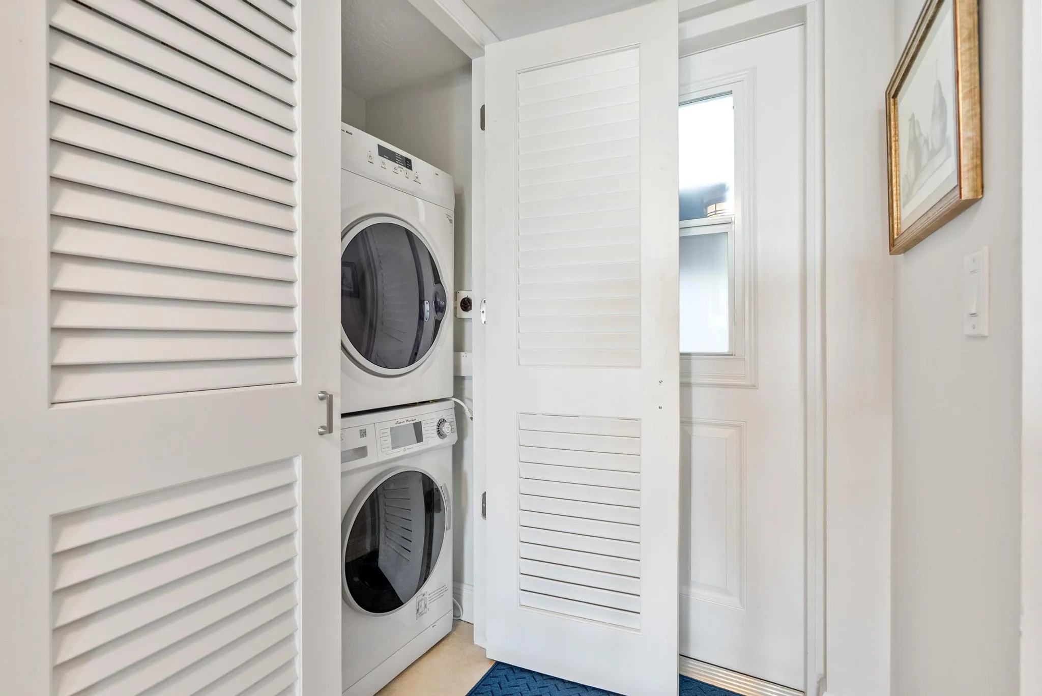 Washer/ Dryer in unit !!