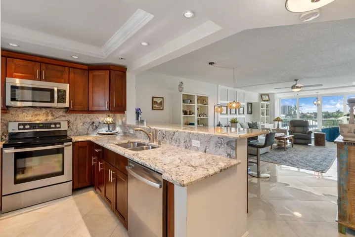 Opened up Kitchen, SS​​‌​​​​‌​​‌‌​‌‌​​​‌‌​‌​‌​‌​​​‌​​ appliances