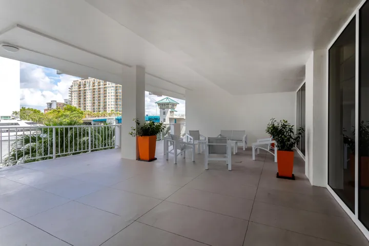 Lobby Deck