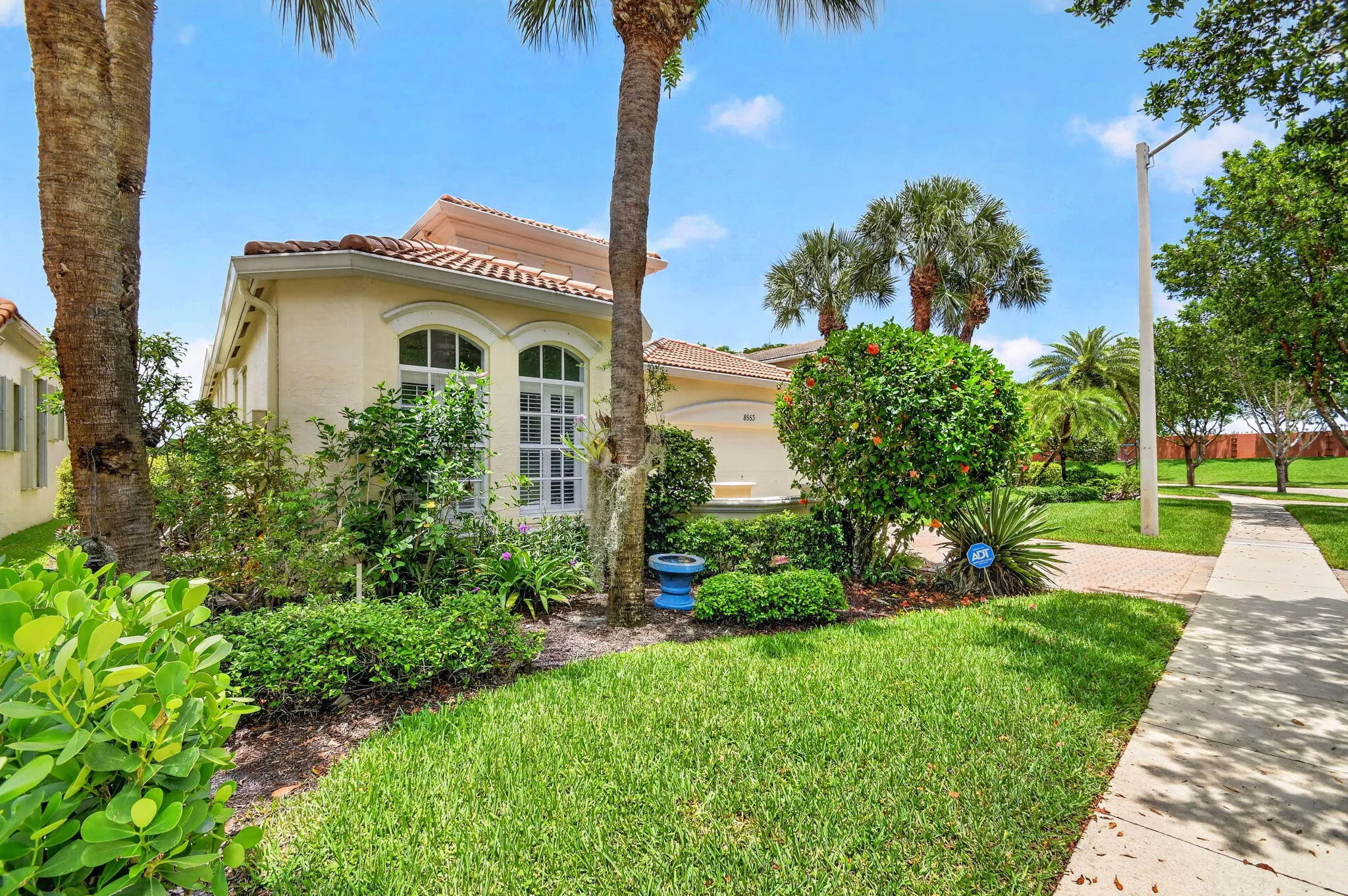 2-web-or-mls-8553 Via Grande E (2)