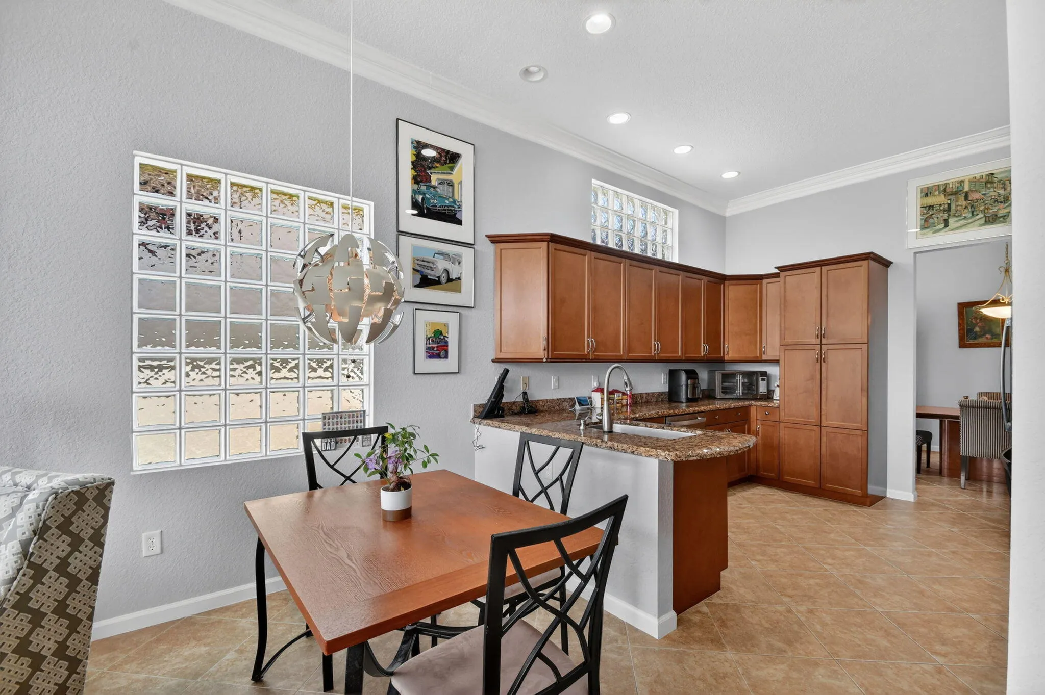 Kitchen/Dining