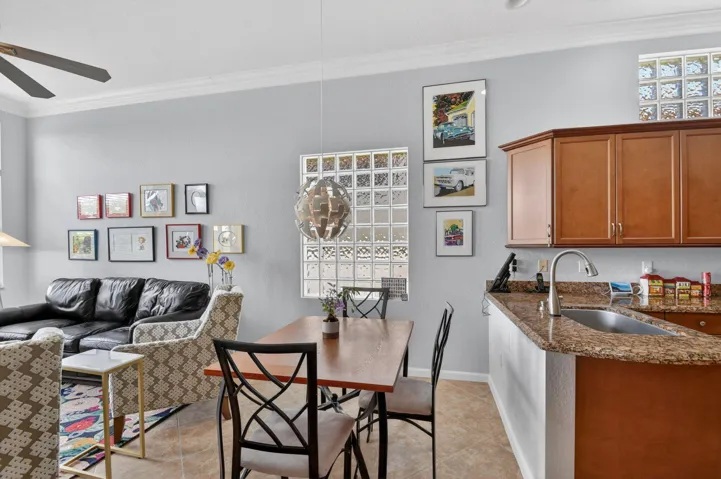 Kitchen/Dining