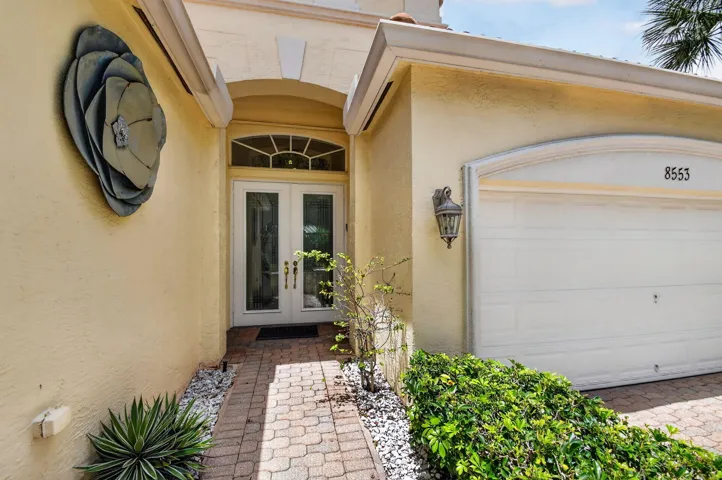 5-web-or-mls-8553 Via Grande E (5)