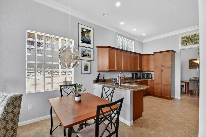 Kitchen/Dining