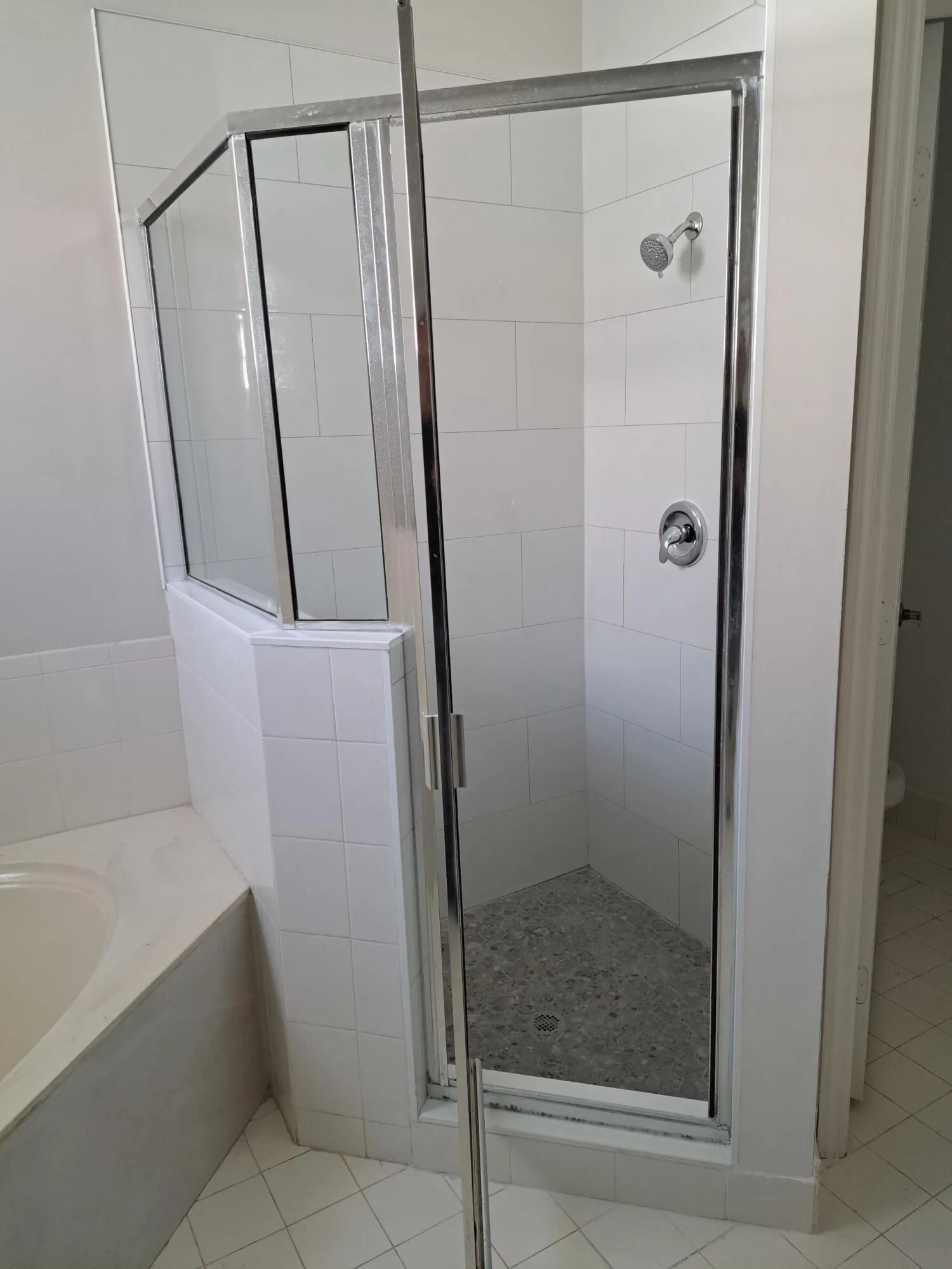 12349_Shower_pic