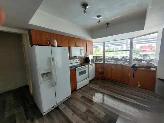 KITCHEN 66641EMERALD DR