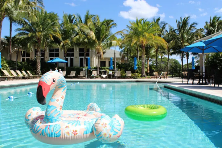 Club Pool