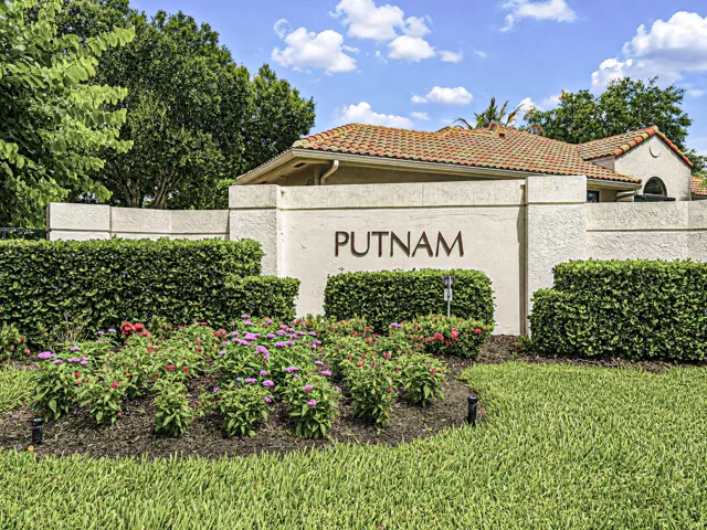 Entry to Neighborhood