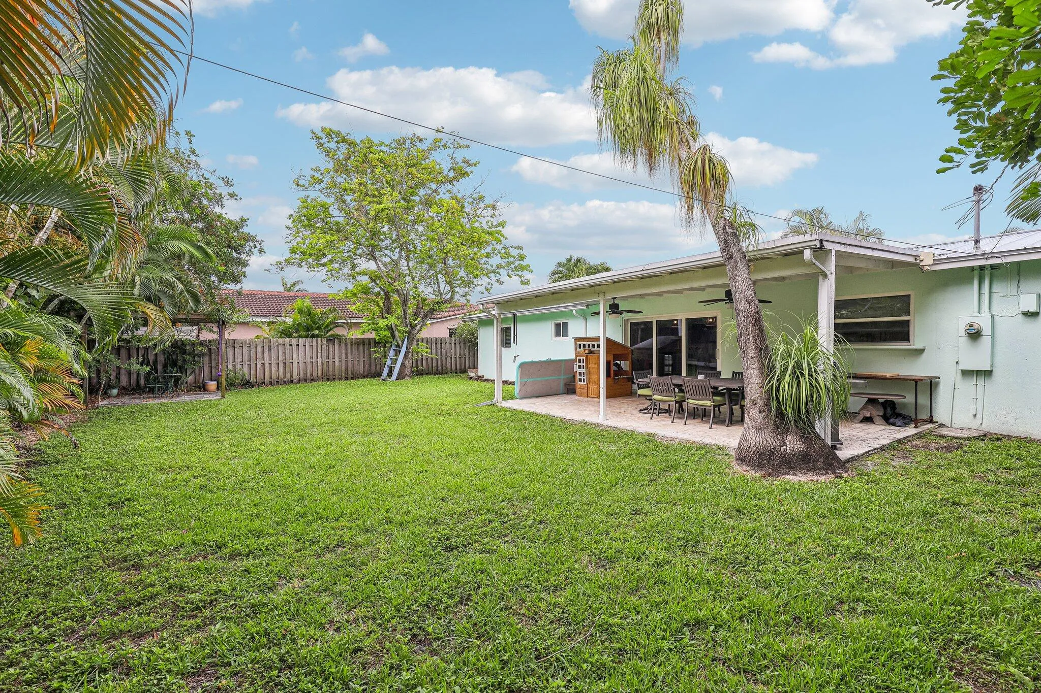34-web-or-mls-SE 8th Ave-S1006-034