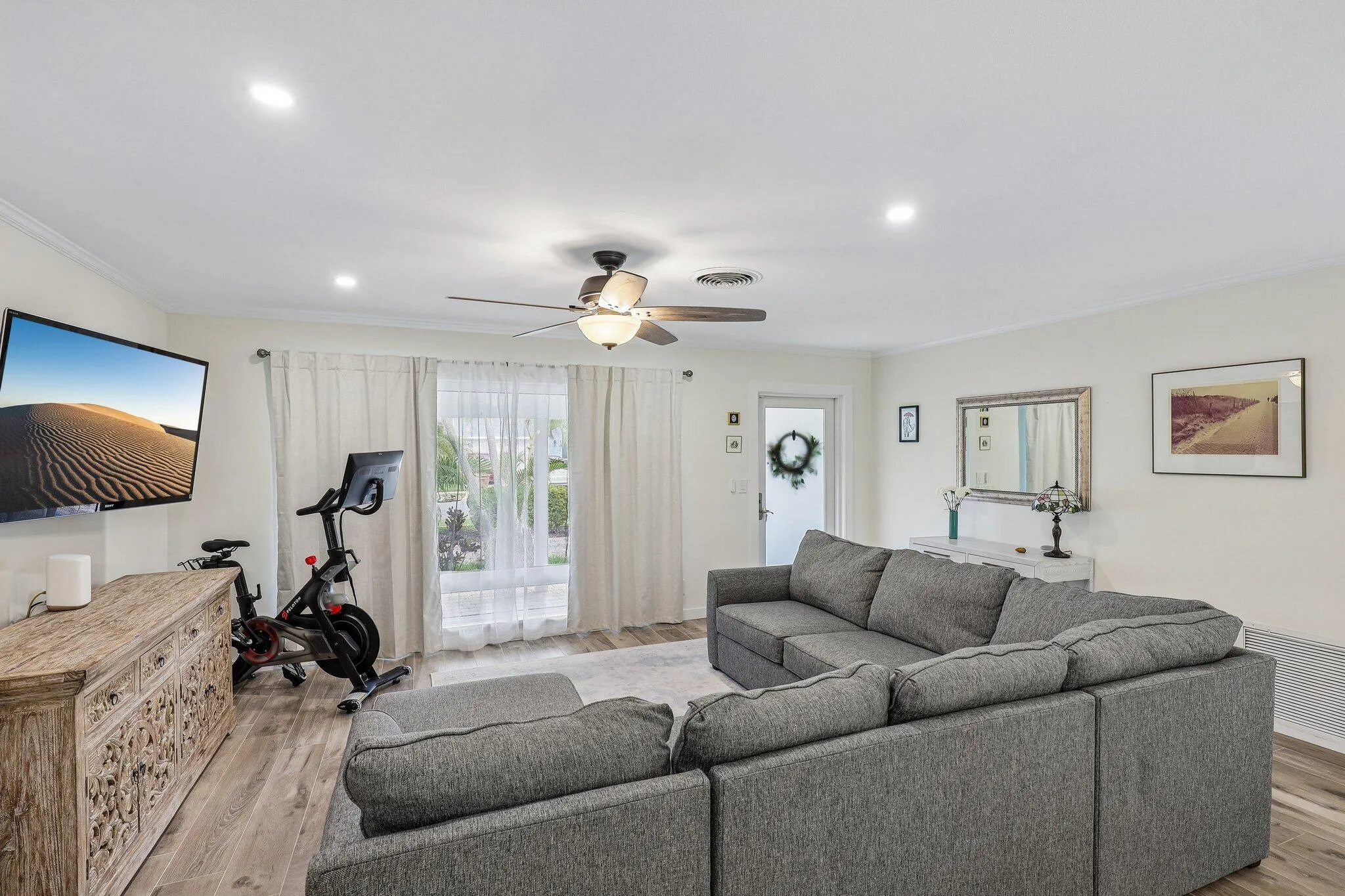 10-web-or-mls-SE 8th Ave-S1006-010