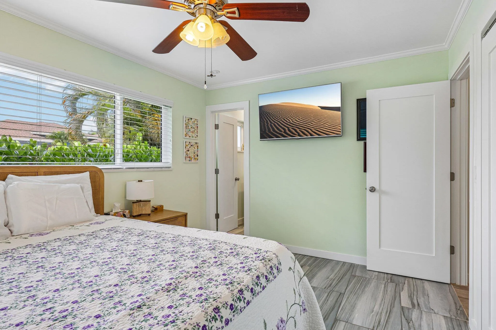 21-web-or-mls-SE 8th Ave-S1006-021