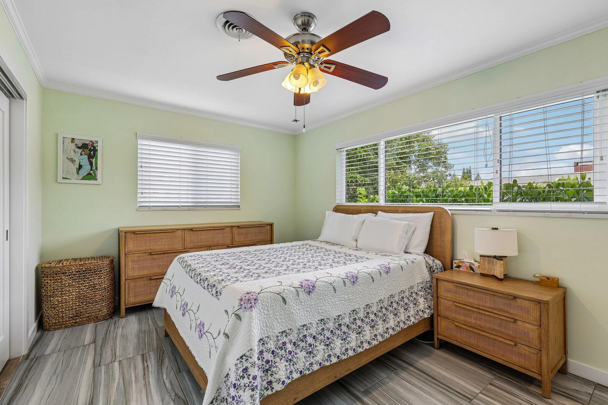 19-web-or-mls-SE 8th Ave-S1006-019