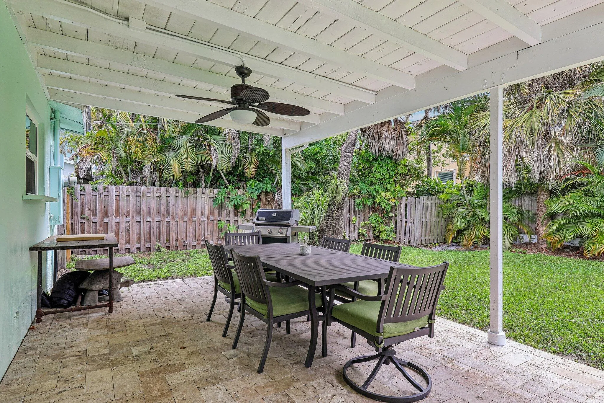 29-web-or-mls-SE 8th Ave-S1006-029