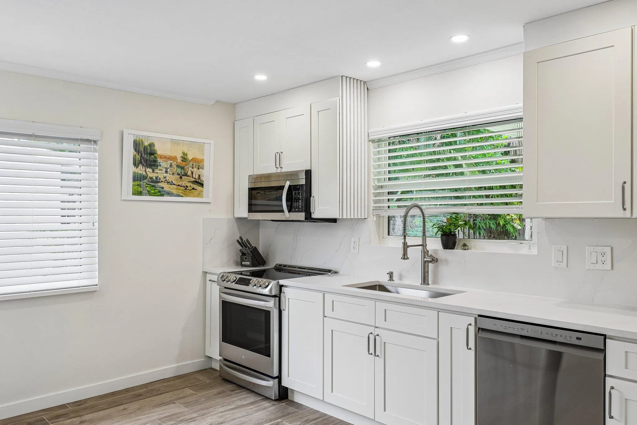 14-web-or-mls-SE 8th Ave-S1006-014