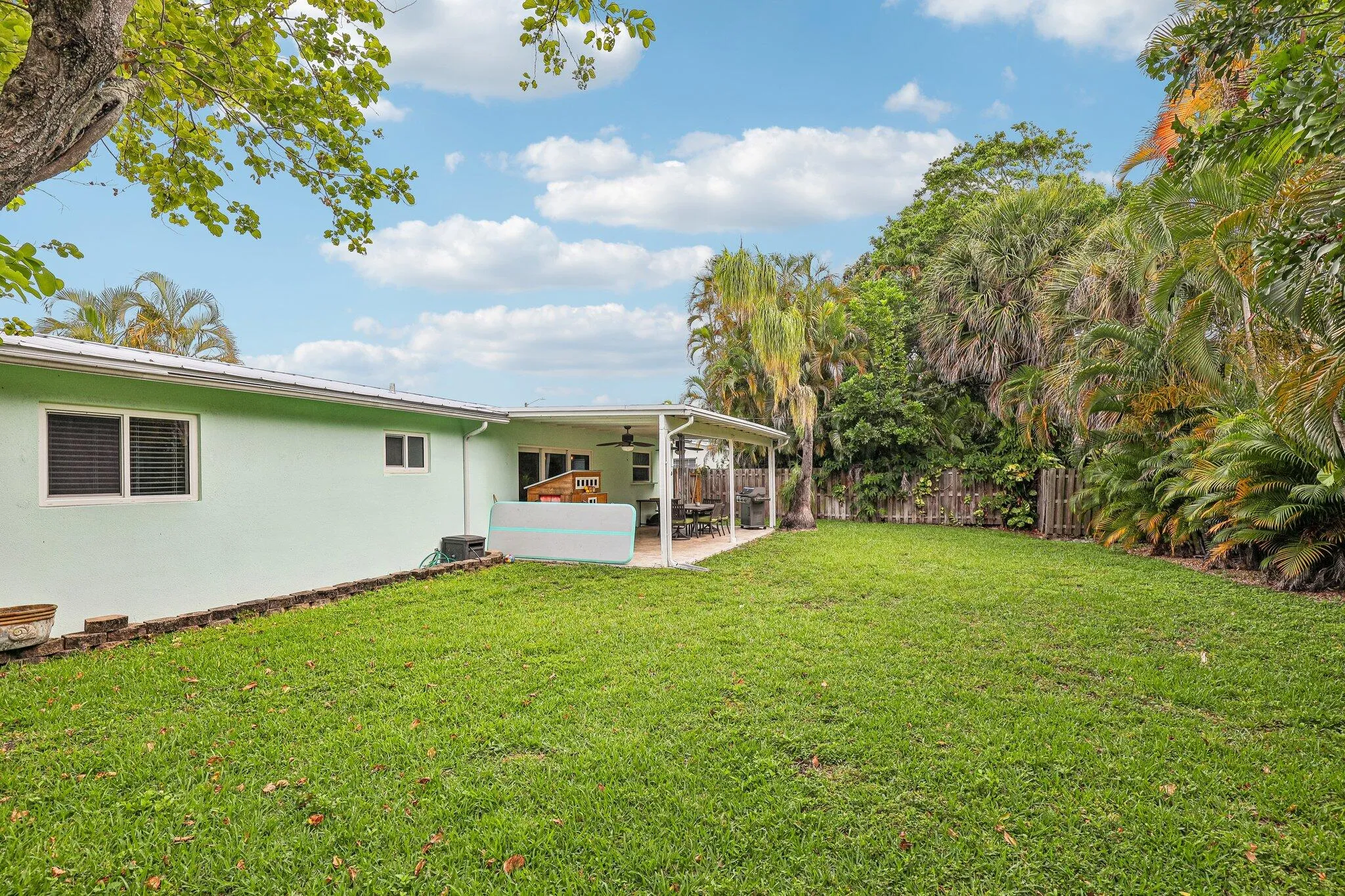 33-web-or-mls-SE 8th Ave-S1006-033