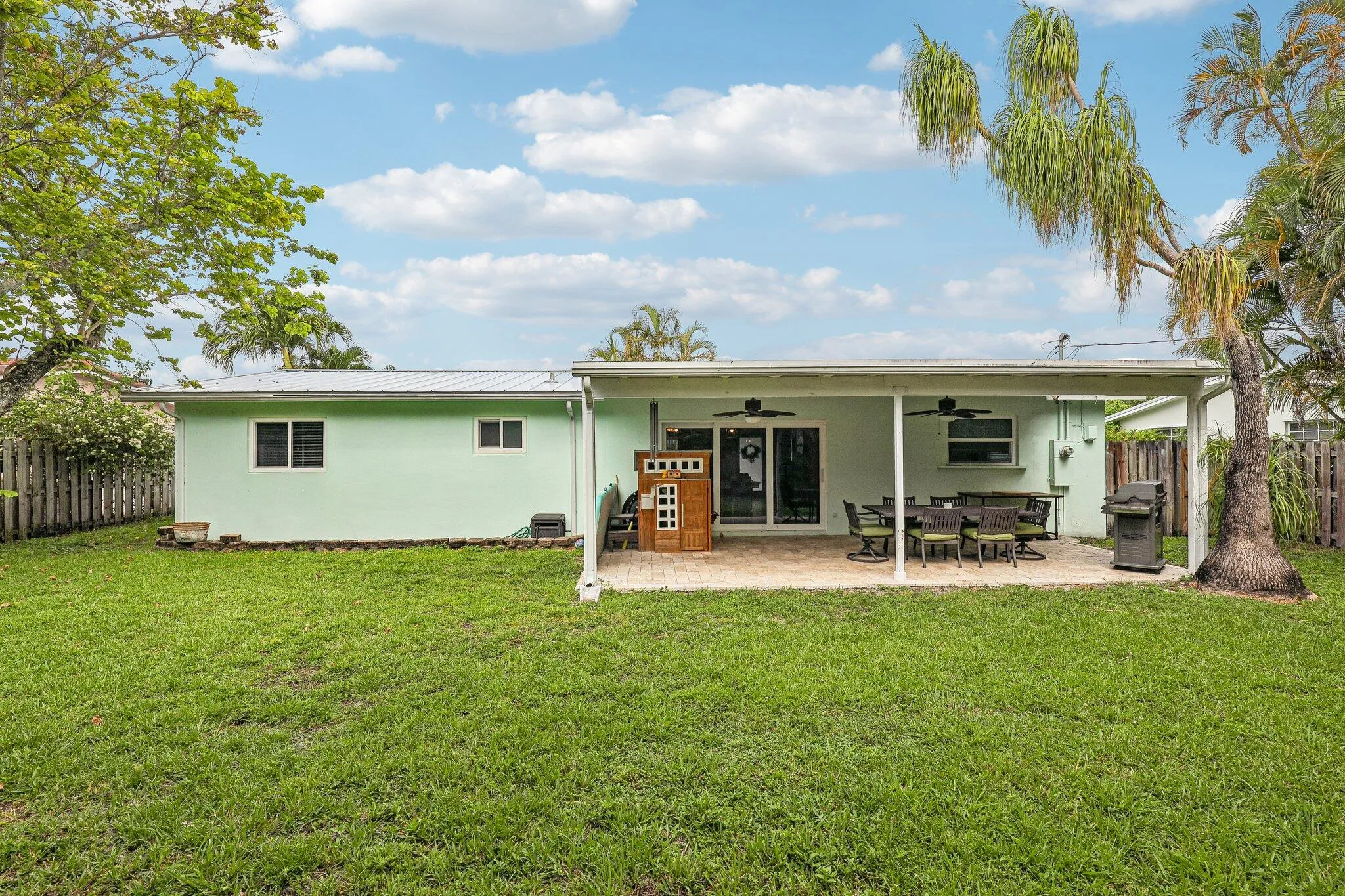35-web-or-mls-SE 8th Ave-S1006-035