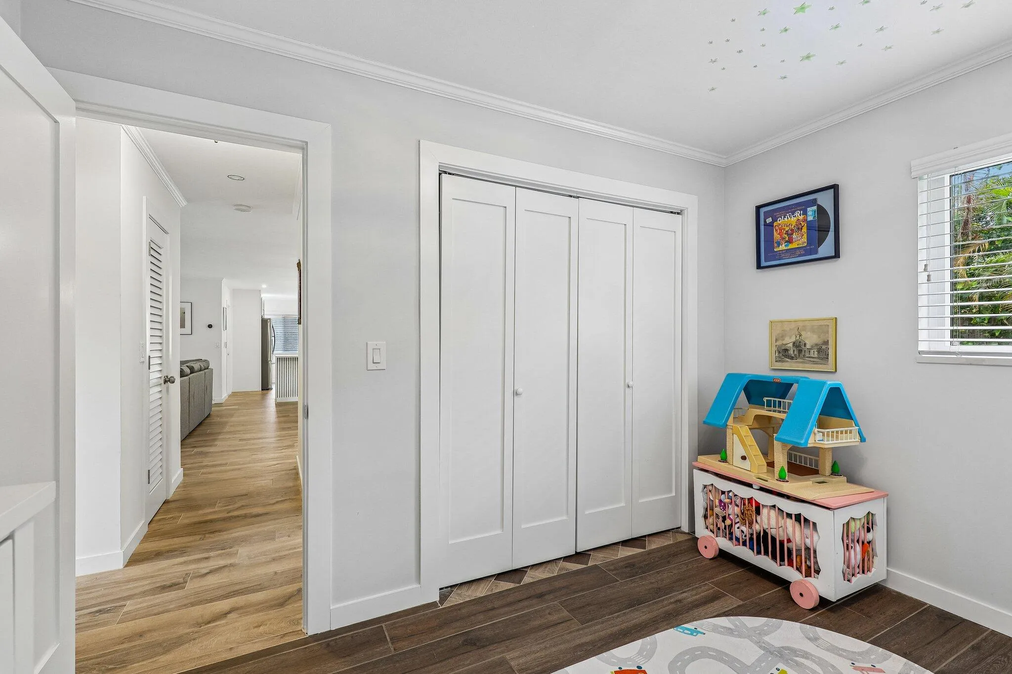 26-web-or-mls-SE 8th Ave-S1006-026