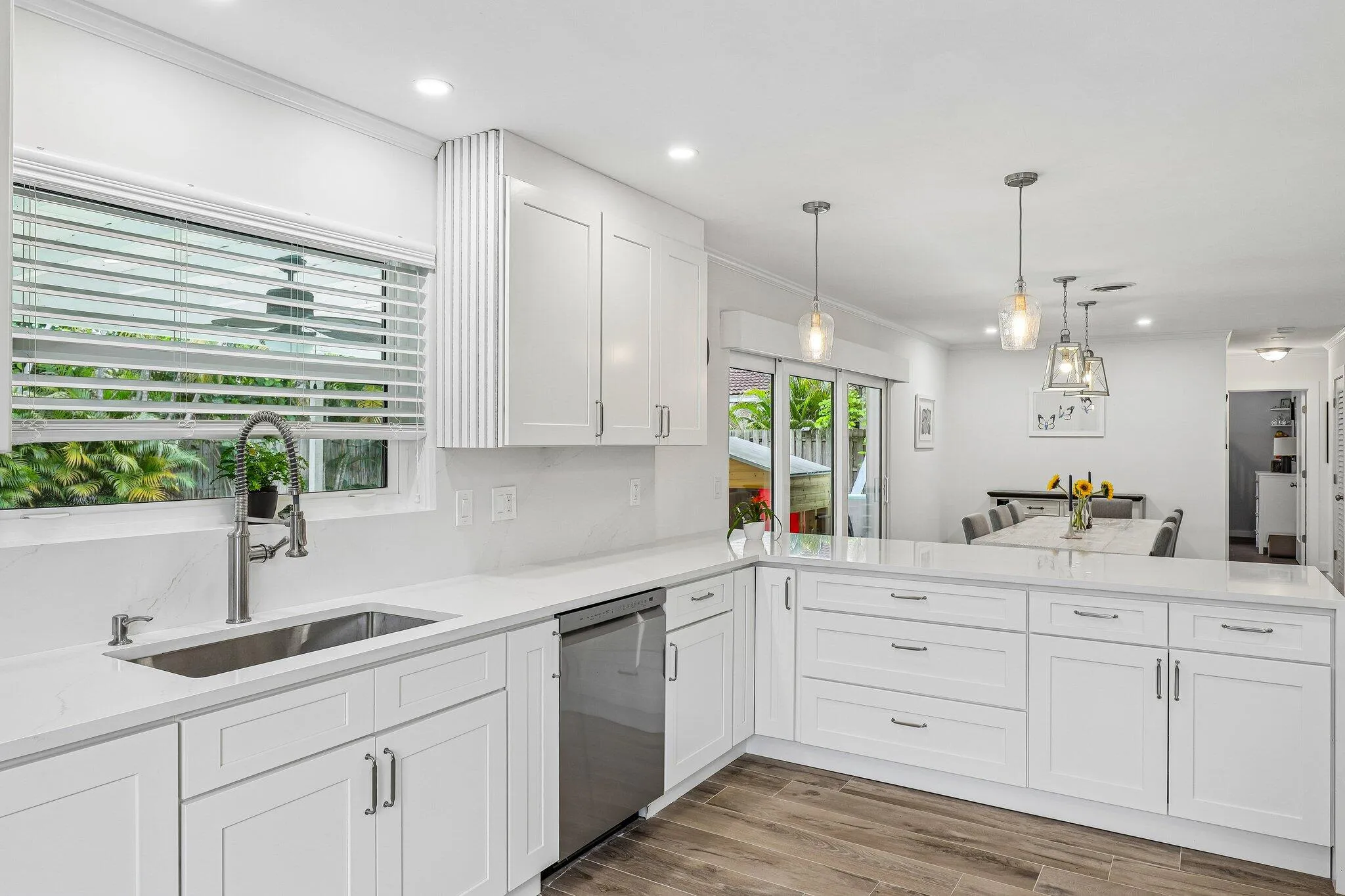 16-web-or-mls-SE 8th Ave-S1006-016