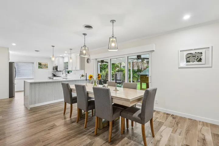 12-web-or-mls-SE 8th Ave-S1006-012