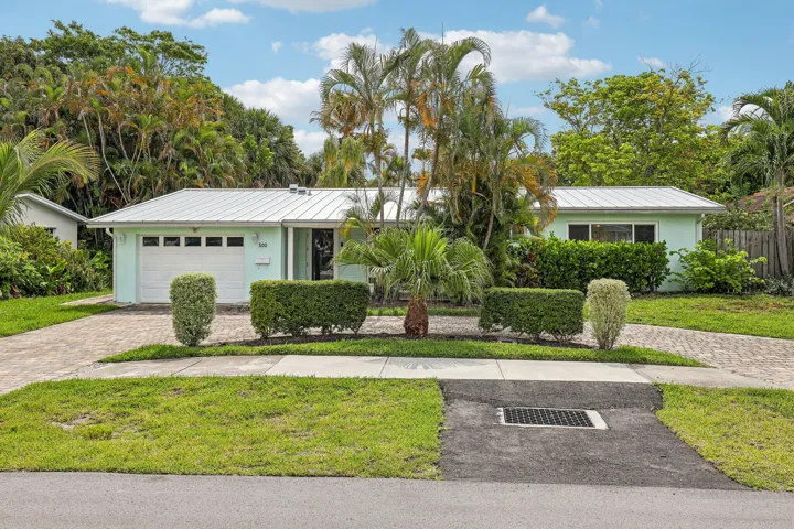 1-web-or-mls-SE 8th Ave-S1006-001