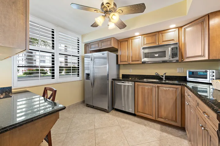 900 Ocean Dr 202-6