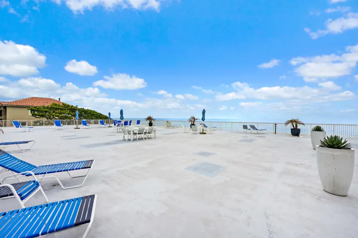 Private pool deck