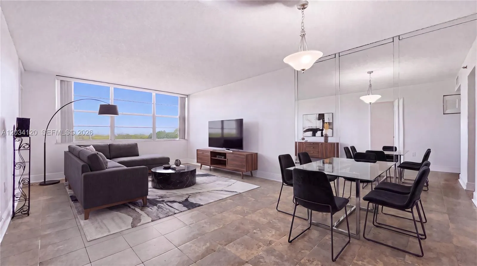 Living/Din Staged